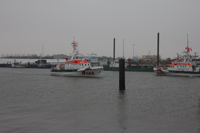 11DJ-2012-052 Bild0115c.JPG - Auslaufen des SK VORMANN STEFFENS nach Helgoland